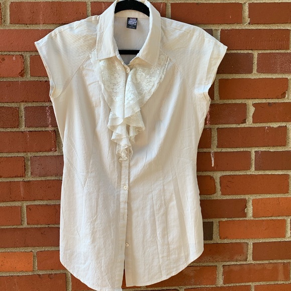 Free People Tops - Free People lace cap sleeve shirt- 6- NWOT